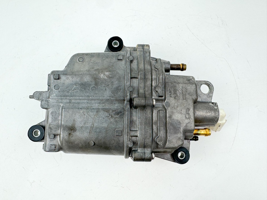 2004 Suzuki 140 HP 4 Stroke Outboard Vapor Separator Tank VST 15600-90J01 OEM