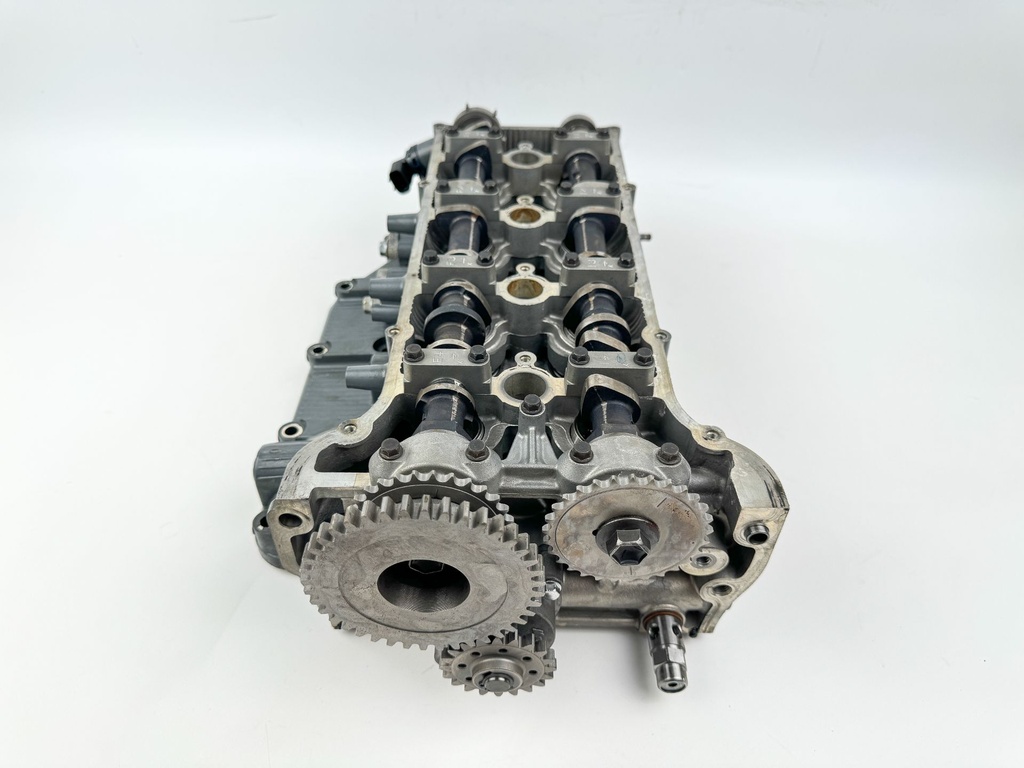 2004 Suzuki 140 HP 4 Stroke Outboard Cylinder Head 11100-90J11 OEM