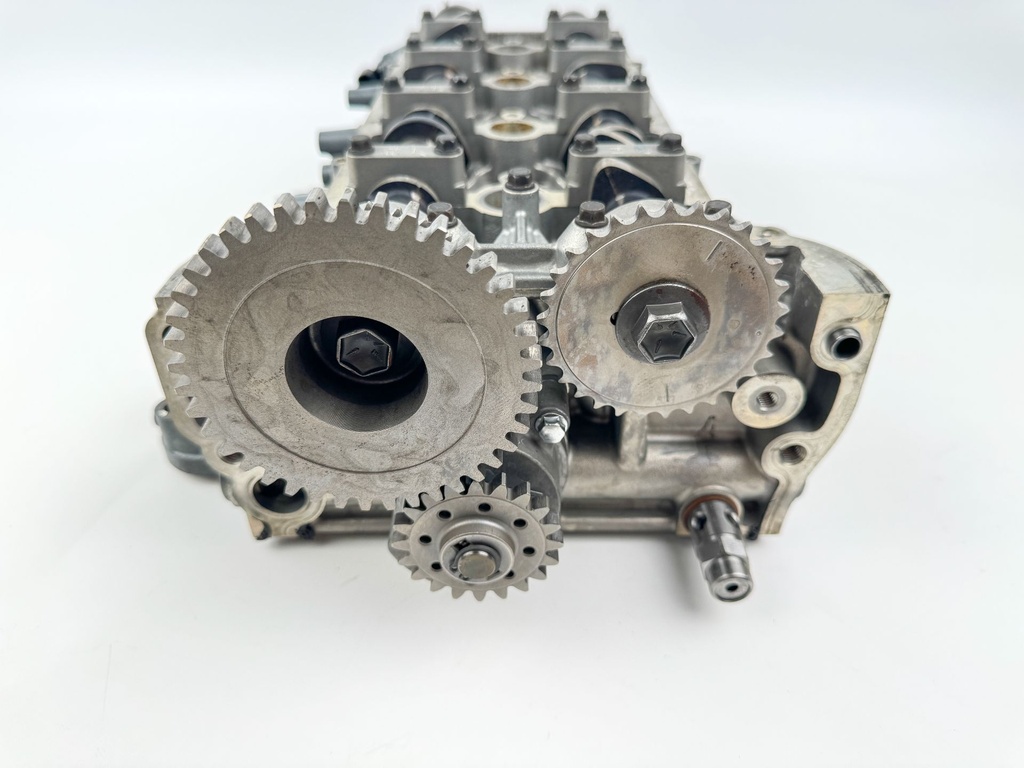 2004 Suzuki 140 HP 4 Stroke Outboard Cylinder Head 11100-90J11 OEM