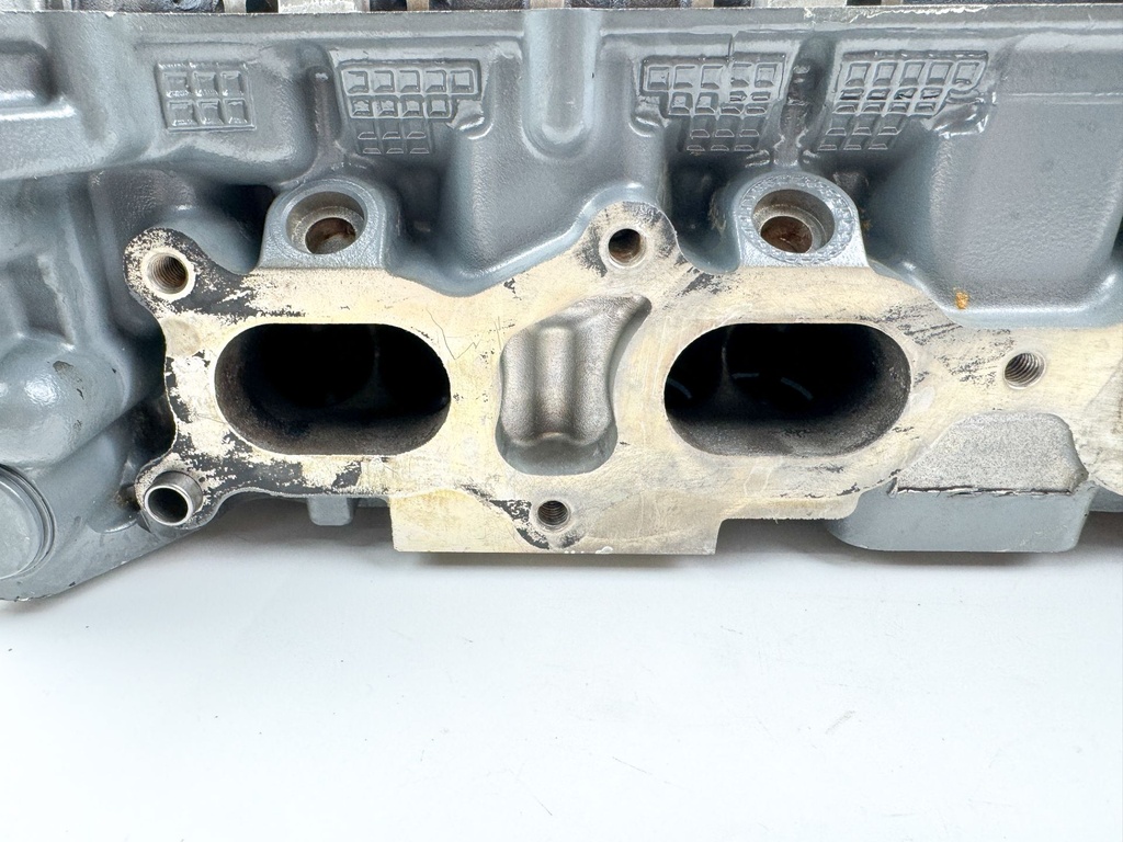 2004 Suzuki 140 HP 4 Stroke Outboard Cylinder Head 11100-90J11 OEM