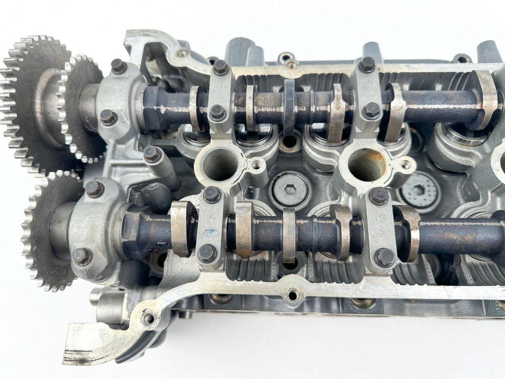 2004 Suzuki 140 HP 4 Stroke Outboard Cylinder Head 11100-90J11 OEM