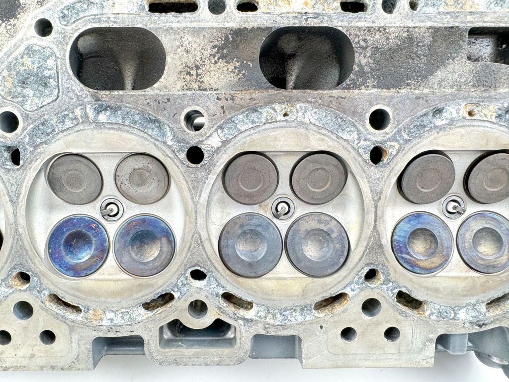 2004 Suzuki 140 HP 4 Stroke Outboard Cylinder Head 11100-90J11 OEM