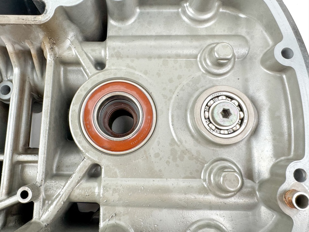 2004 Suzuki 140 HP 4 Stroke Outboard Engine Holder 51110-90822-0EP OEM