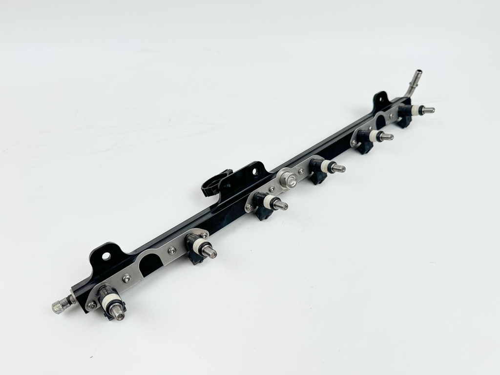 2005 Mercury 225 HP 4 Stroke Outboard Fuel Injector Set W/ Rail 892811T01 OEM