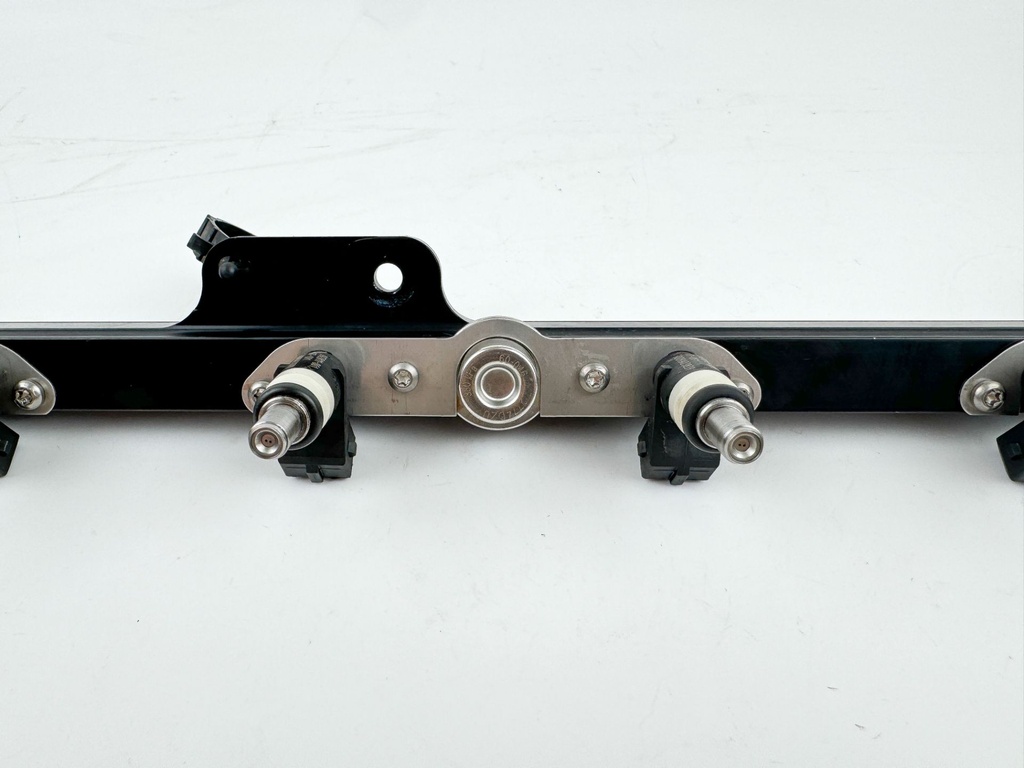 2005 Mercury 225 HP 4 Stroke Outboard Fuel Injector Set W/ Rail 892811T01 OEM