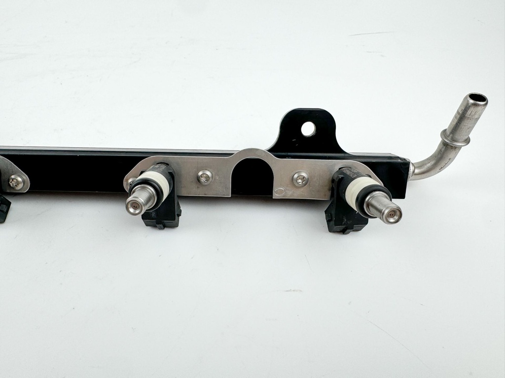 2005 Mercury 225 HP 4 Stroke Outboard Fuel Injector Set W/ Rail 892811T01 OEM