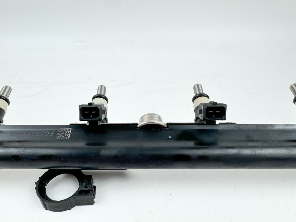 2005 Mercury 225 HP 4 Stroke Outboard Fuel Injector Set W/ Rail 892811T01 OEM