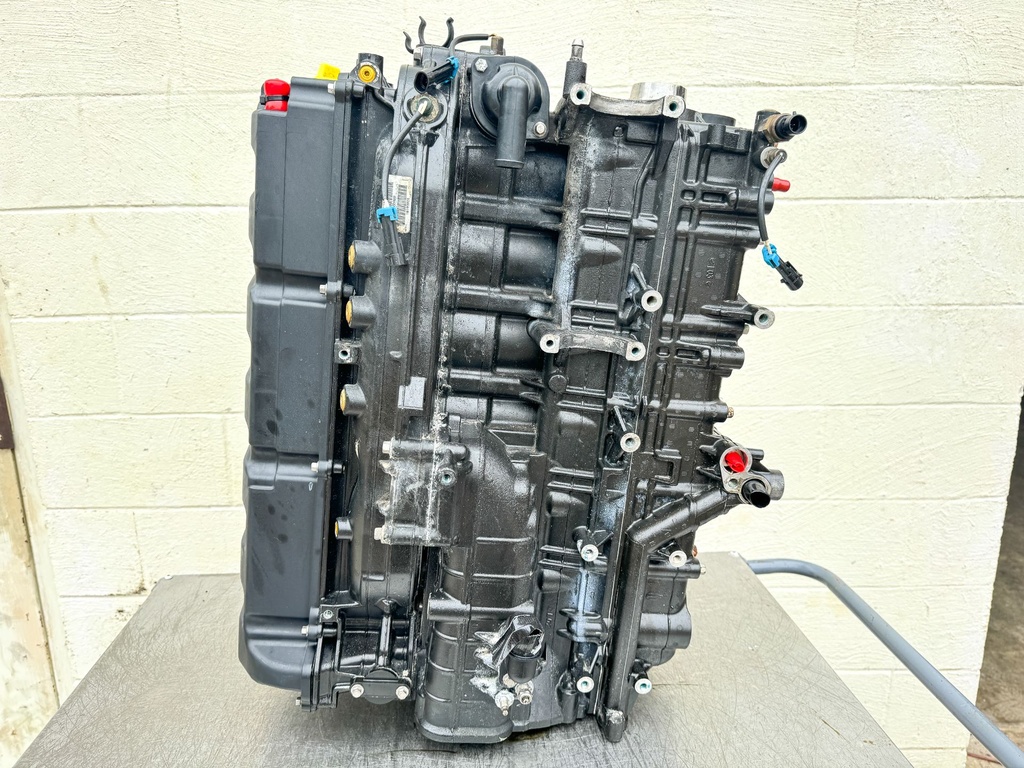 Mercury 225 HP 4 Stroke Outboard Powerhead 895247A05 OEM 2005