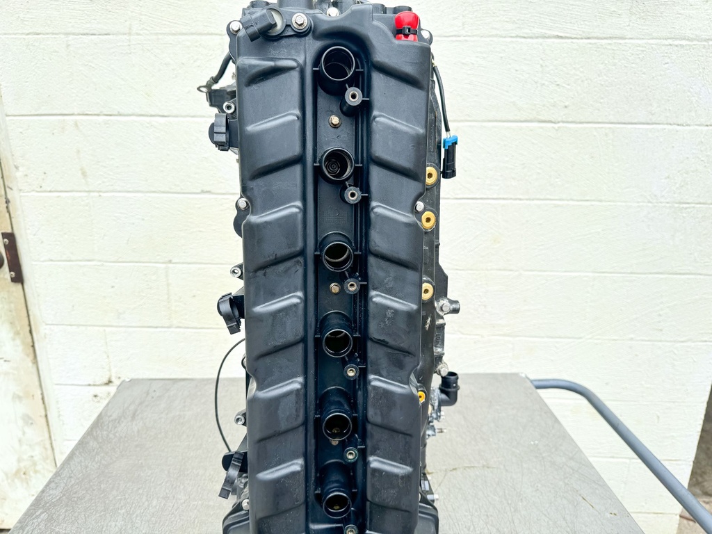 Mercury 225 HP 4 Stroke Outboard Powerhead 895247A05 OEM 2005