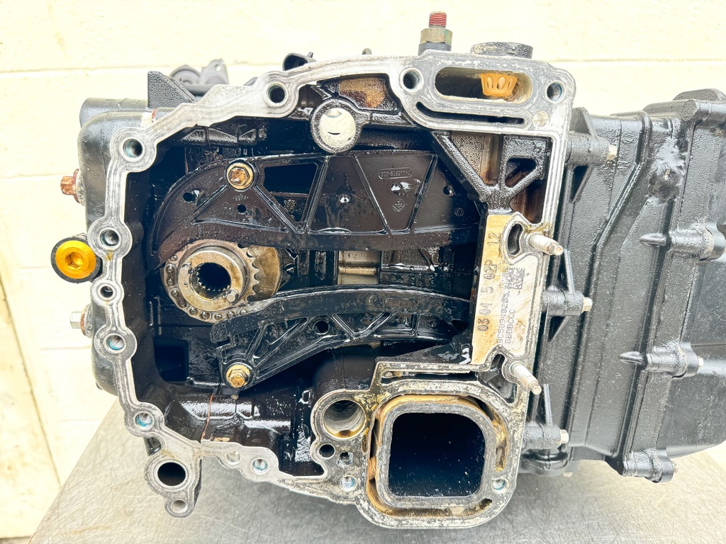 Mercury 225 HP 4 Stroke Outboard Powerhead 895247A05 OEM 2005