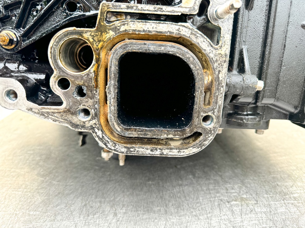 Mercury 225 HP 4 Stroke Outboard Powerhead 895247A05 OEM 2005