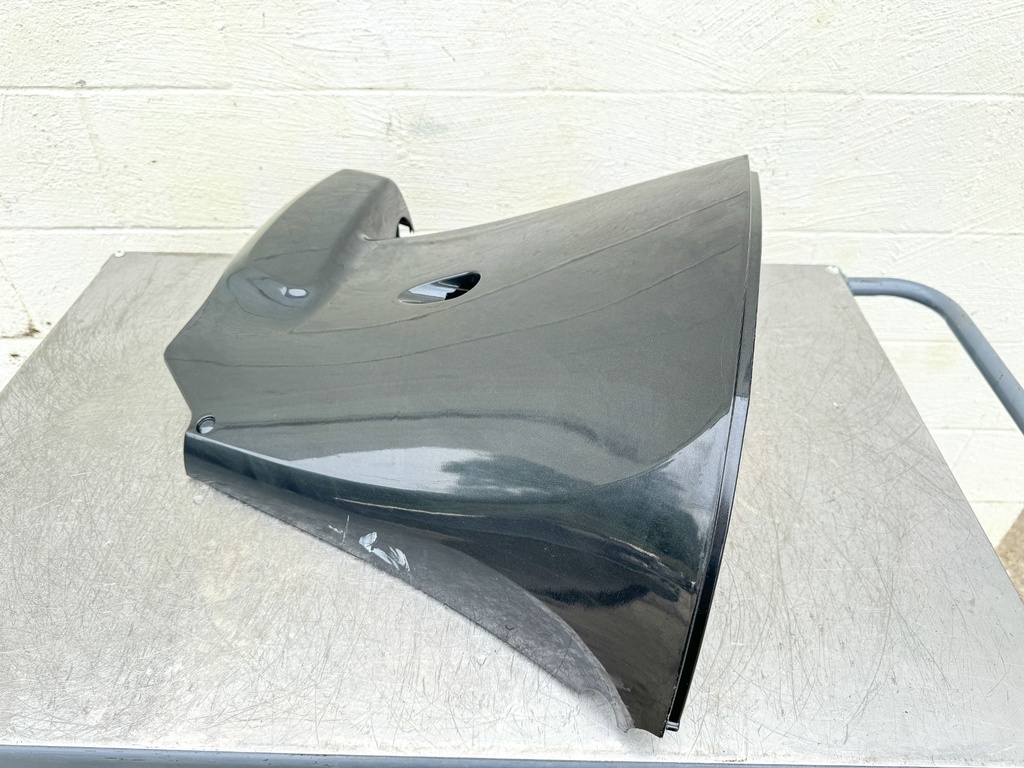 2007 Suzuki 200 HP 4 Stroke Outboard Lower Apron Cowling Port 61821-93J10-0EP OEM