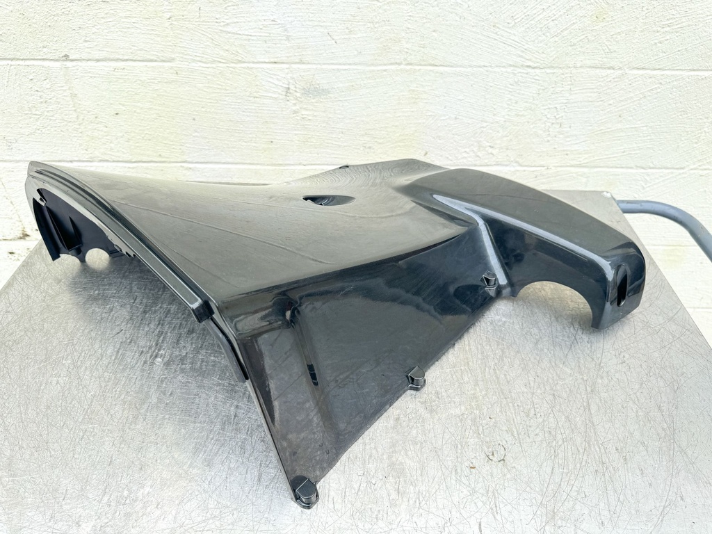 2007 Suzuki 200 HP 4 Stroke Outboard Lower Apron Cowling Port 61821-93J10-0EP OEM