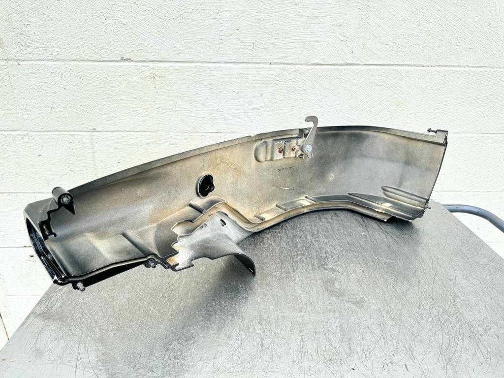 2007 Suzuki 200 HP 4 Stroke Outboard Starboard Oil Pan Cover 61131-93J01-0EP OEM