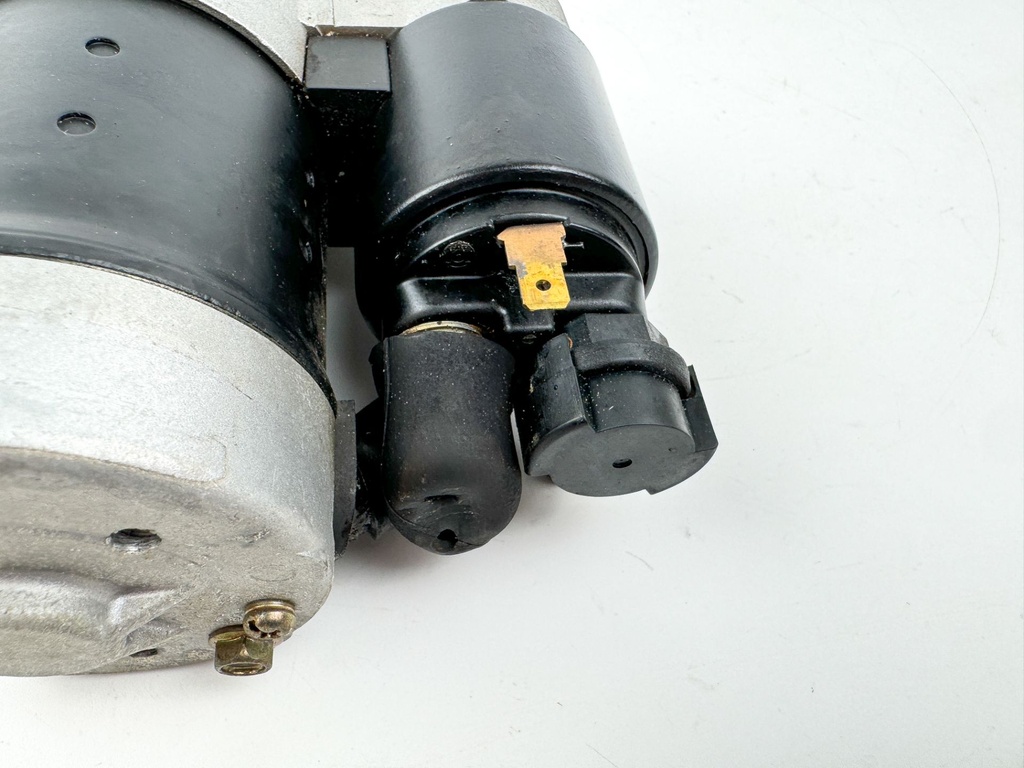 2007 Suzuki 200 HP 4 Stroke Outboard Starter Motor 31100-96J02 OEM