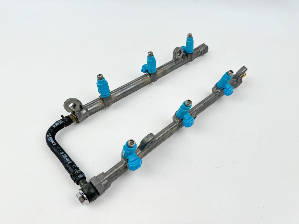 2007 Suzuki 200 HP 4 Stroke Outboard Fuel Injector Set W/ Rail 15710-93J00 OEM