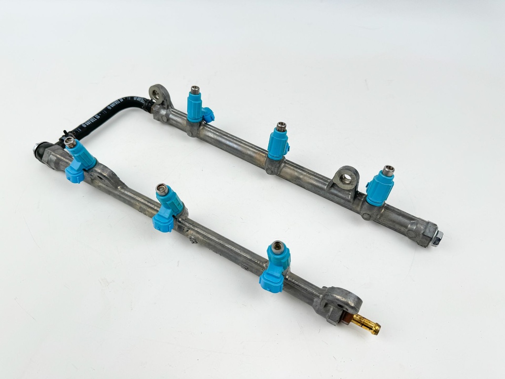 2007 Suzuki 200 HP 4 Stroke Outboard Fuel Injector Set W/ Rail 15710-93J00 OEM