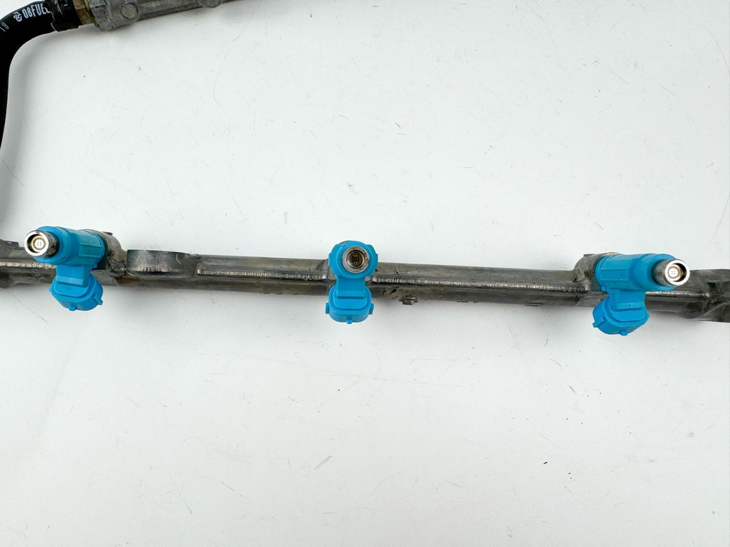 2007 Suzuki 200 HP 4 Stroke Outboard Fuel Injector Set W/ Rail 15710-93J00 OEM