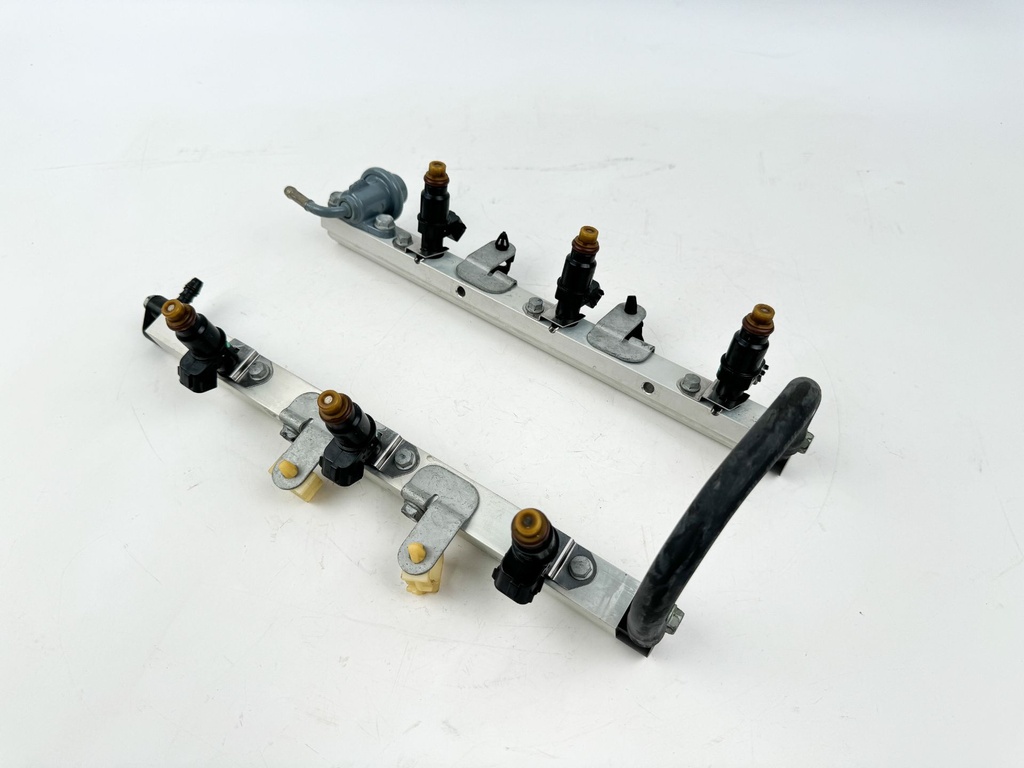 2002 Honda 200 HP 4 Stroke Outboard Fuel Injector Set W/ Rail 16450-ZY3-013 OEM