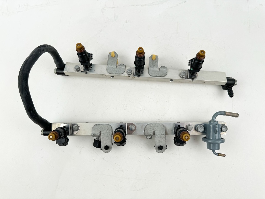 2002 Honda 200 HP 4 Stroke Outboard Fuel Injector Set W/ Rail 16450-ZY3-013 OEM