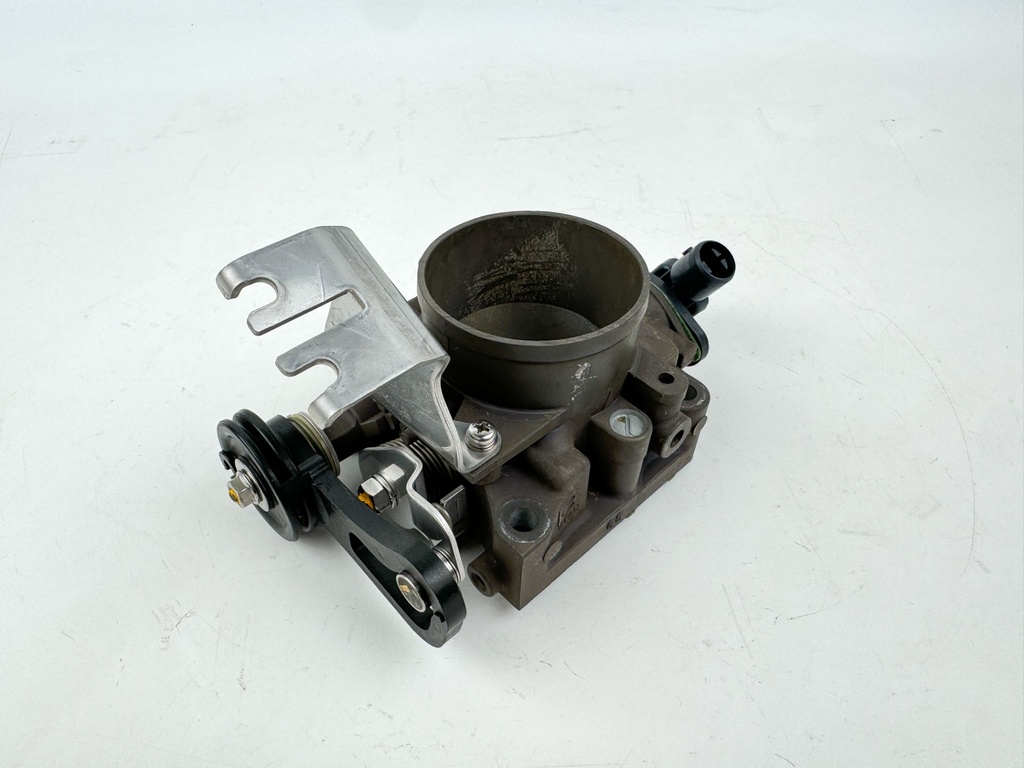 Honda 200 HP 4 Stroke Outboard Throttle Body Assembly 16400-ZY3-013 OEM 2002