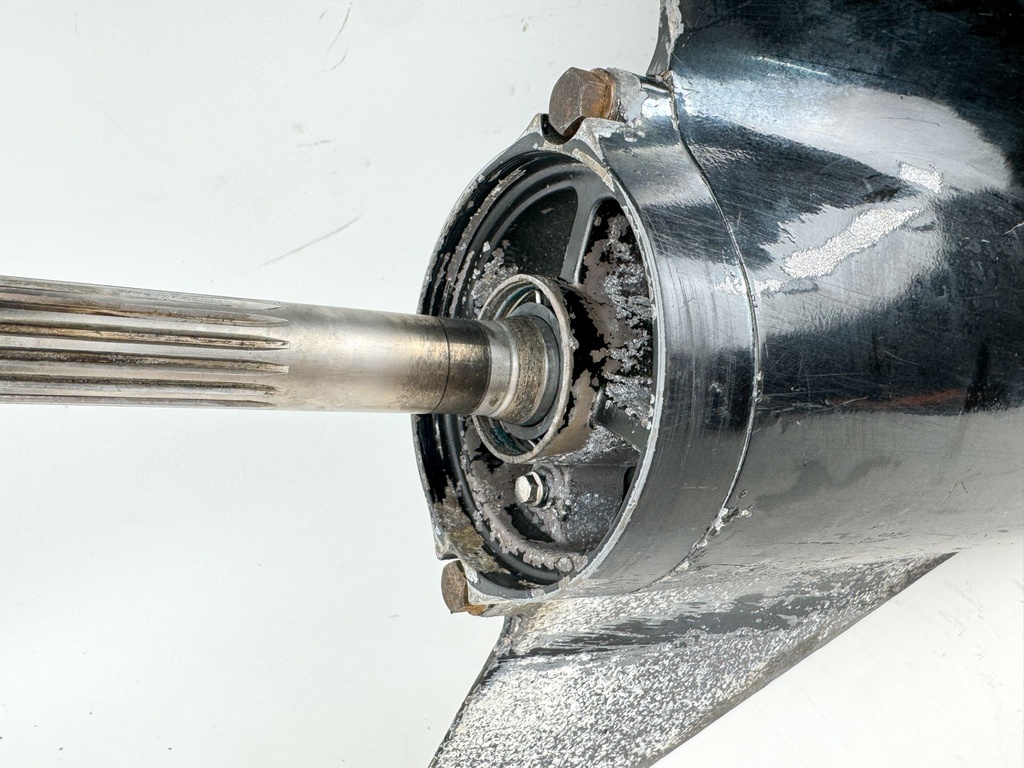 2007 Suzuki DF300 300HP 25" XL Lower Unit Gear Case  - Needs Driveshaft