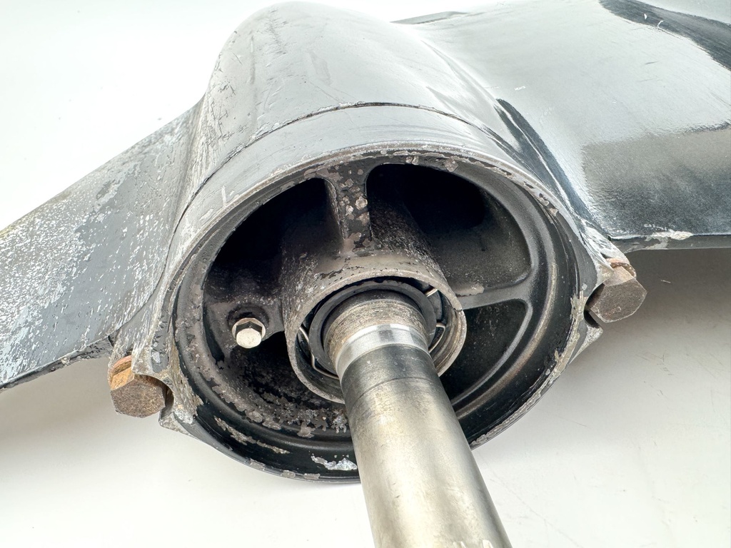 2007 Suzuki DF300 300HP 25" XL Lower Unit Gear Case  - Needs Driveshaft