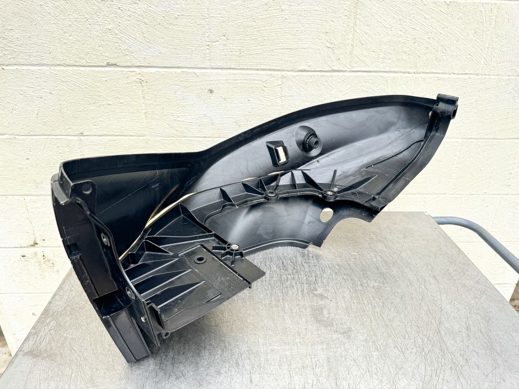 2007 Mercury 150 HP 4 Stroke Outboard Lower Apron Cowling Port 895846A04 OEM