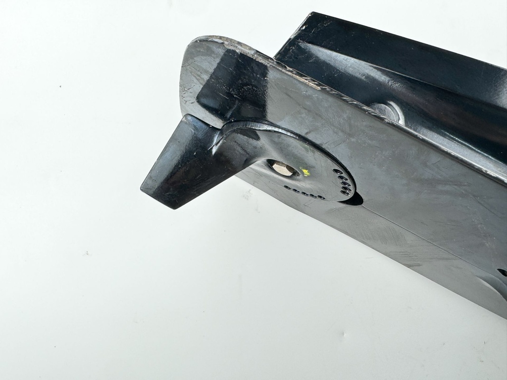 2019 Suzuki 150 HP 4 Stroke Outboard 25" Lower Unit Gear Case 55110-93J20-YAY OEM