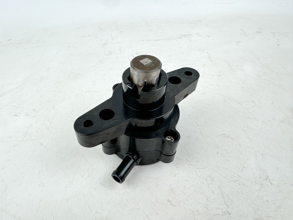 2019 Suzuki 150 HP 4 Stroke Outboard Fuel Pump 15100-96J0V OEM