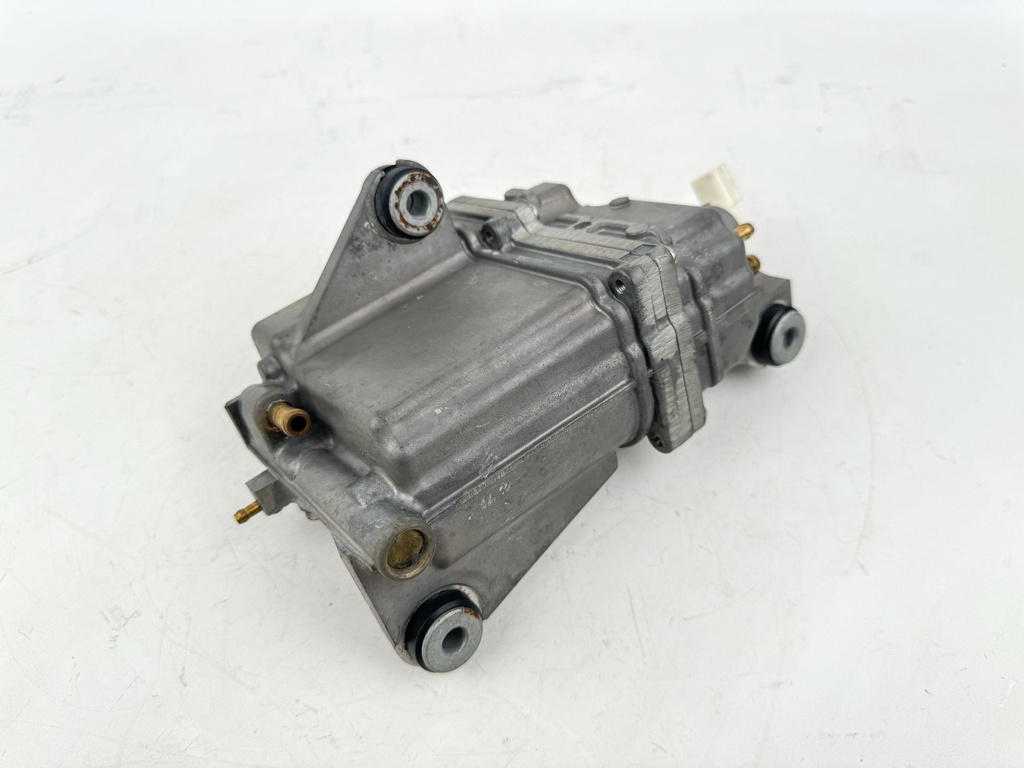 2019 Suzuki 150 HP 4 Stroke Outboard Vapor Separator Tank VST 15600-96J02 OEM