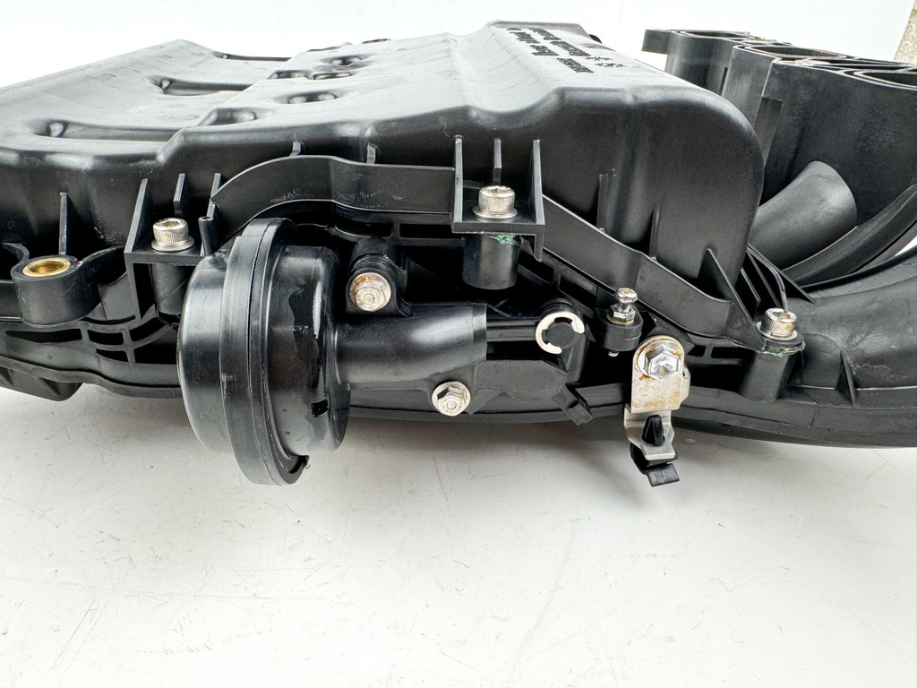 2019 Suzuki 150 HP 4 Stroke Outboard Intake Manifold 13110-96J00 OEM