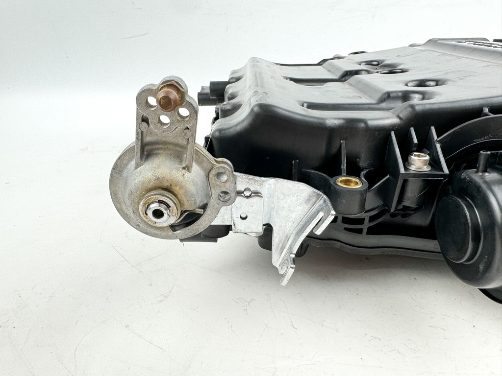 2019 Suzuki 150 HP 4 Stroke Outboard Intake Manifold 13110-96J00 OEM