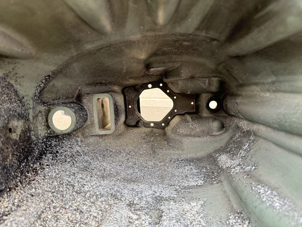 2004 & Up Yamaha 150HP 4 Stroke Outboard 20" Upper Casing Mid Section