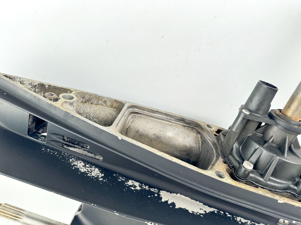 1996 Johnson 150 HP 2 Stroke Outboard 20" Long Lower Unit Gear Case 5007022