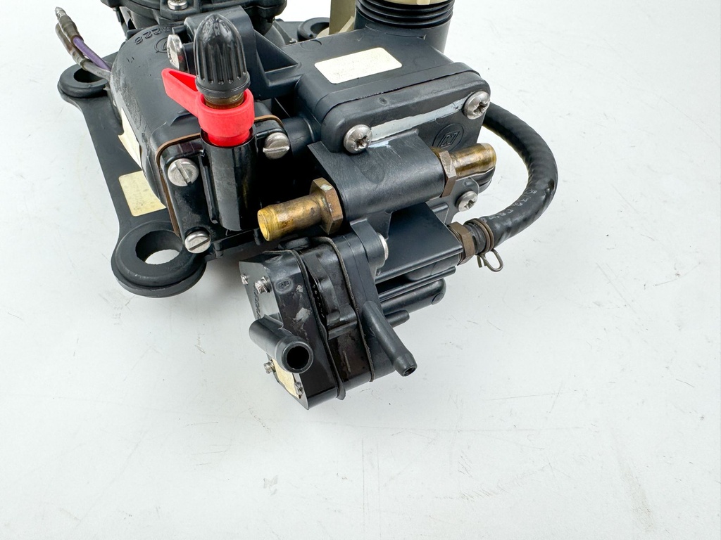 1996 Johnson 150 HP 2 Stroke Outboard VRO Fuel Pump Assembly W/ Primer 0435555