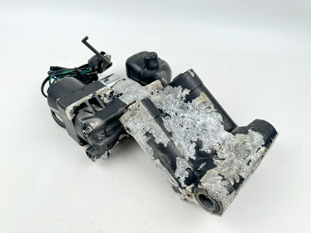 1996 Johnson 150 HP 2 Stroke Outboard Power Trim Tilt Unit 0433460 OEM