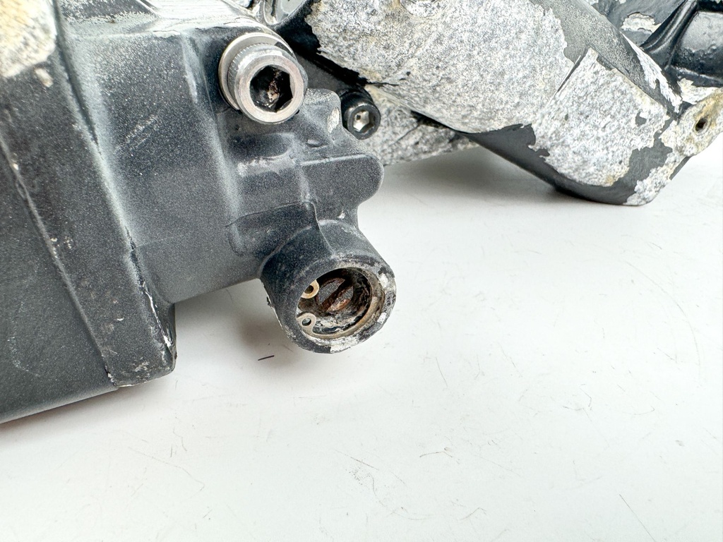 1996 Johnson 150 HP 2 Stroke Outboard Power Trim Tilt Unit 0433460 OEM