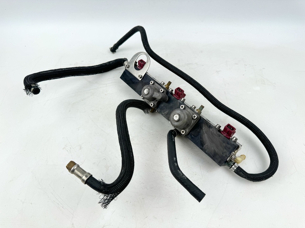 2006 Mercury 115 HP 2 Stroke Outboard Fuel Injector Set W/ Rail 895750T01 OEM