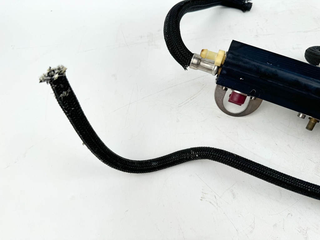 2006 Mercury 115 HP 2 Stroke Outboard Fuel Injector Set W/ Rail 895750T01 OEM