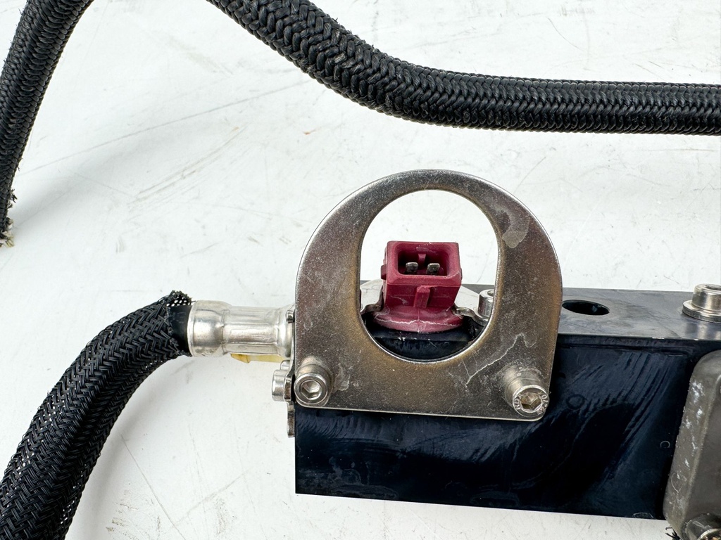 2006 Mercury 115 HP 2 Stroke Outboard Fuel Injector Set W/ Rail 895750T01 OEM