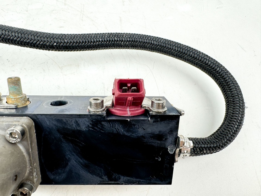 2006 Mercury 115 HP 2 Stroke Outboard Fuel Injector Set W/ Rail 895750T01 OEM