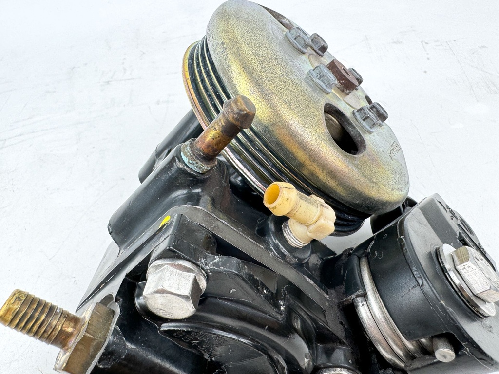 2006 Mercury 115 HP 2 Stroke Outboard Air Compressor Assembly 854333T07 OEM