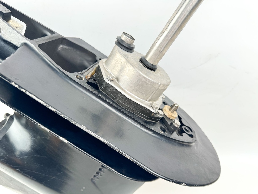 Mercury 75 90 115 125 HP 2 Stroke 20" Long Lower Unit Gear Case 9011J15