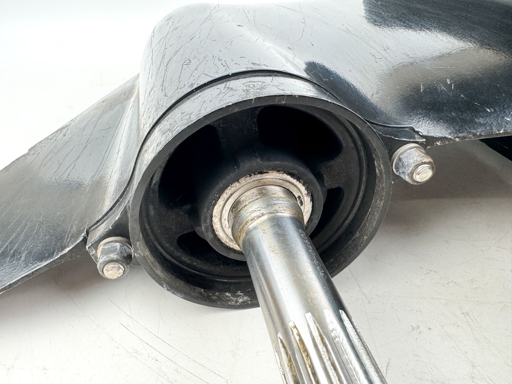 Mercury 75 90 115 125 HP 2 Stroke 20" Long Lower Unit Gear Case 9011J15