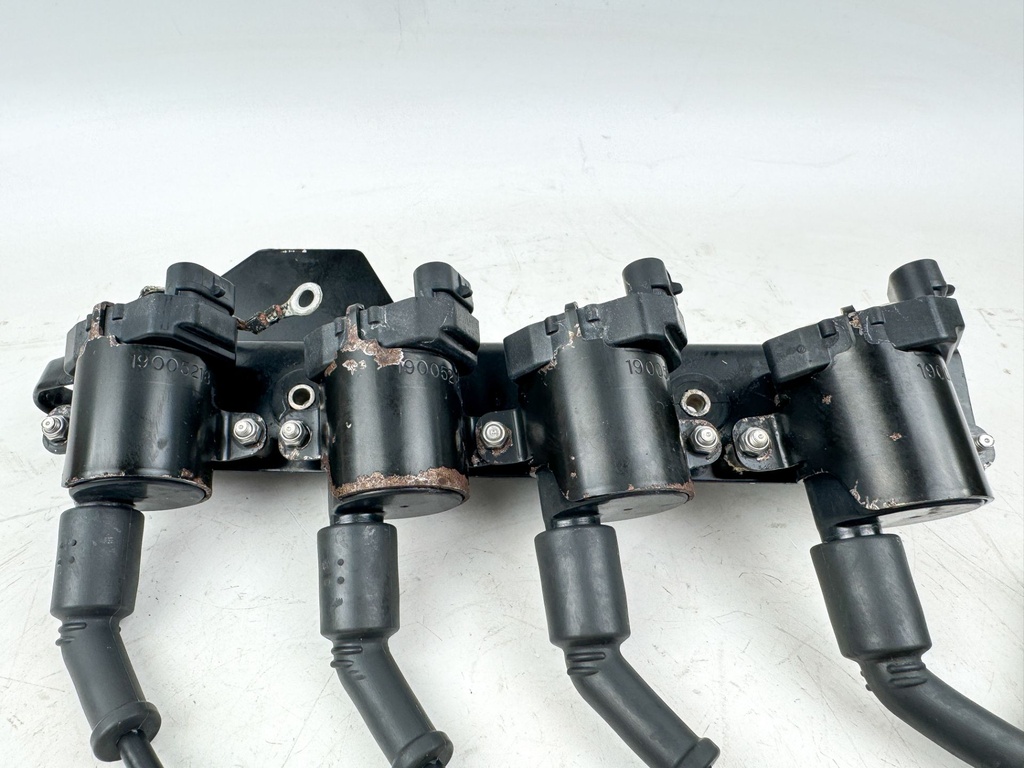 2004 Mercury 60 HP 4 Stroke Outboard Ignition Coil Set W/ Plate 879984T00 OEM