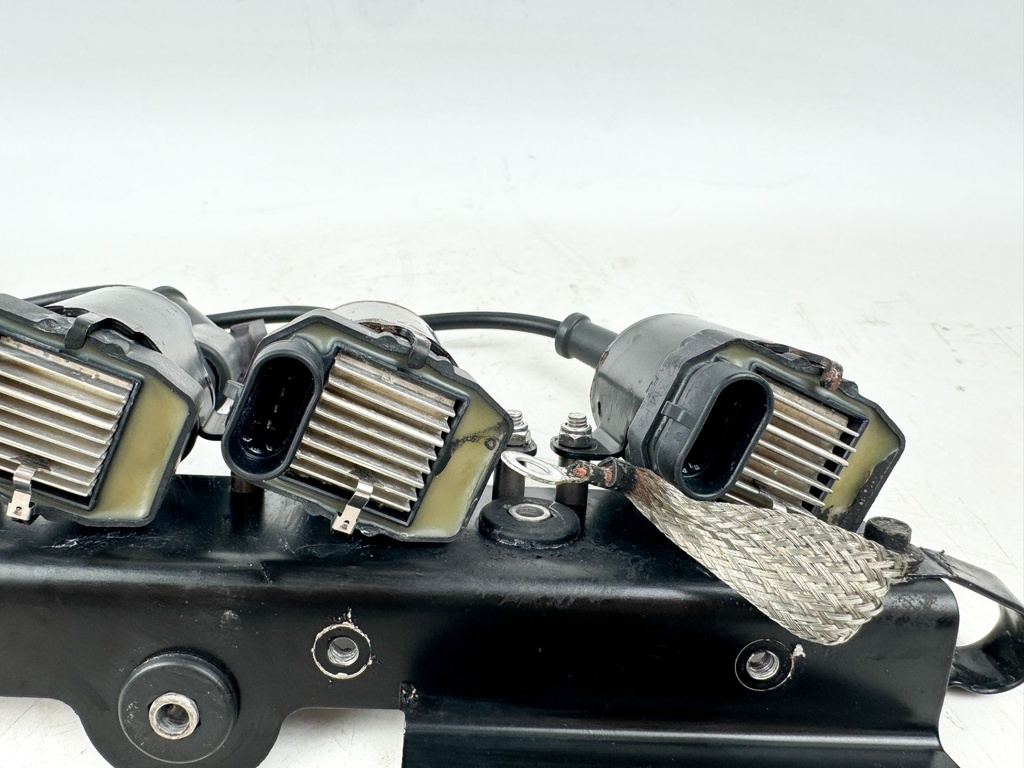 2004 Mercury 60 HP 4 Stroke Outboard Ignition Coil Set W/ Plate 879984T00 OEM