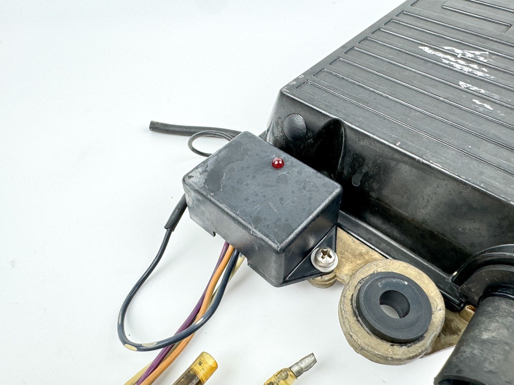 1999 Mercury 200 HP 2 Stroke Outboard Engine Control Unit ECU 824003A8 OEM