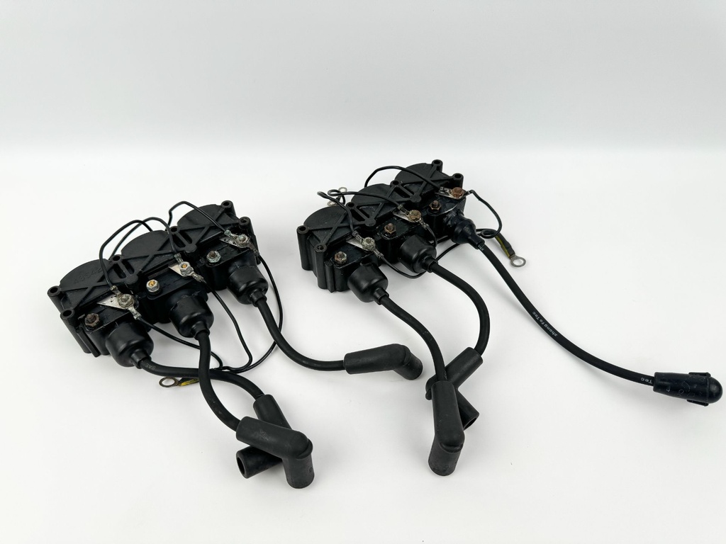 1999 Mercury 200 HP 2 Stroke Outboard Ignition Coil Set 832757A4 OEM