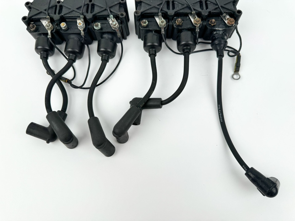 1999 Mercury 200 HP 2 Stroke Outboard Ignition Coil Set 832757A4 OEM